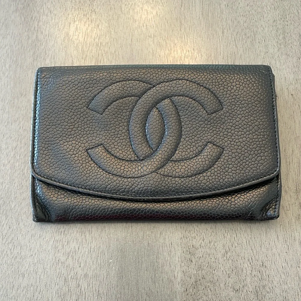 Chanel CC Clutch Wallet Black Caviar Leather Compact Classic Luxury